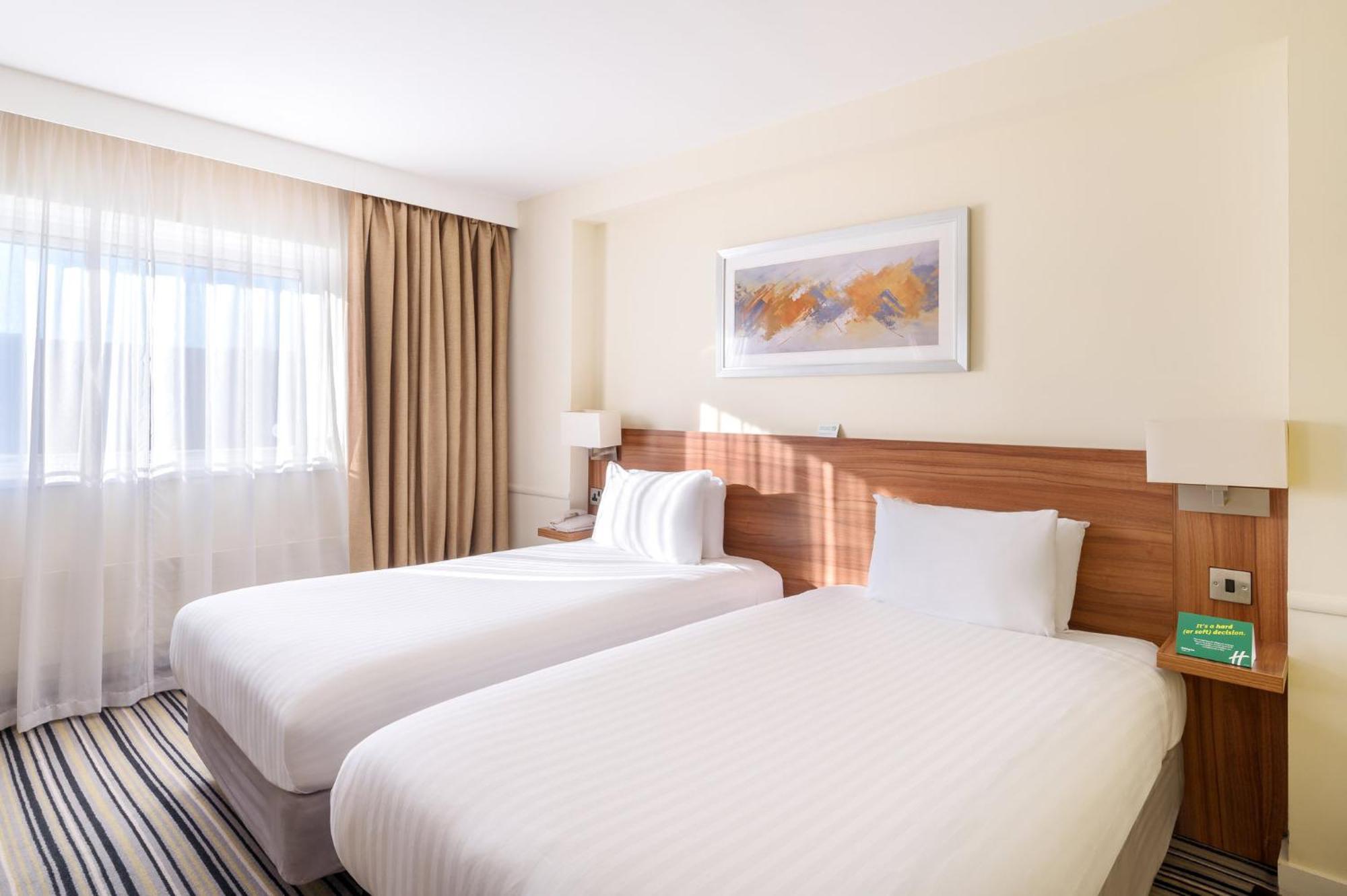 Holiday Inn Leeds-Wakefield M1 Jct40 By Ihg Exterior foto
